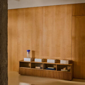 وحدة تلفزيون مودرن 200 سم بأبواب منزلقة ودرجين بالضغط